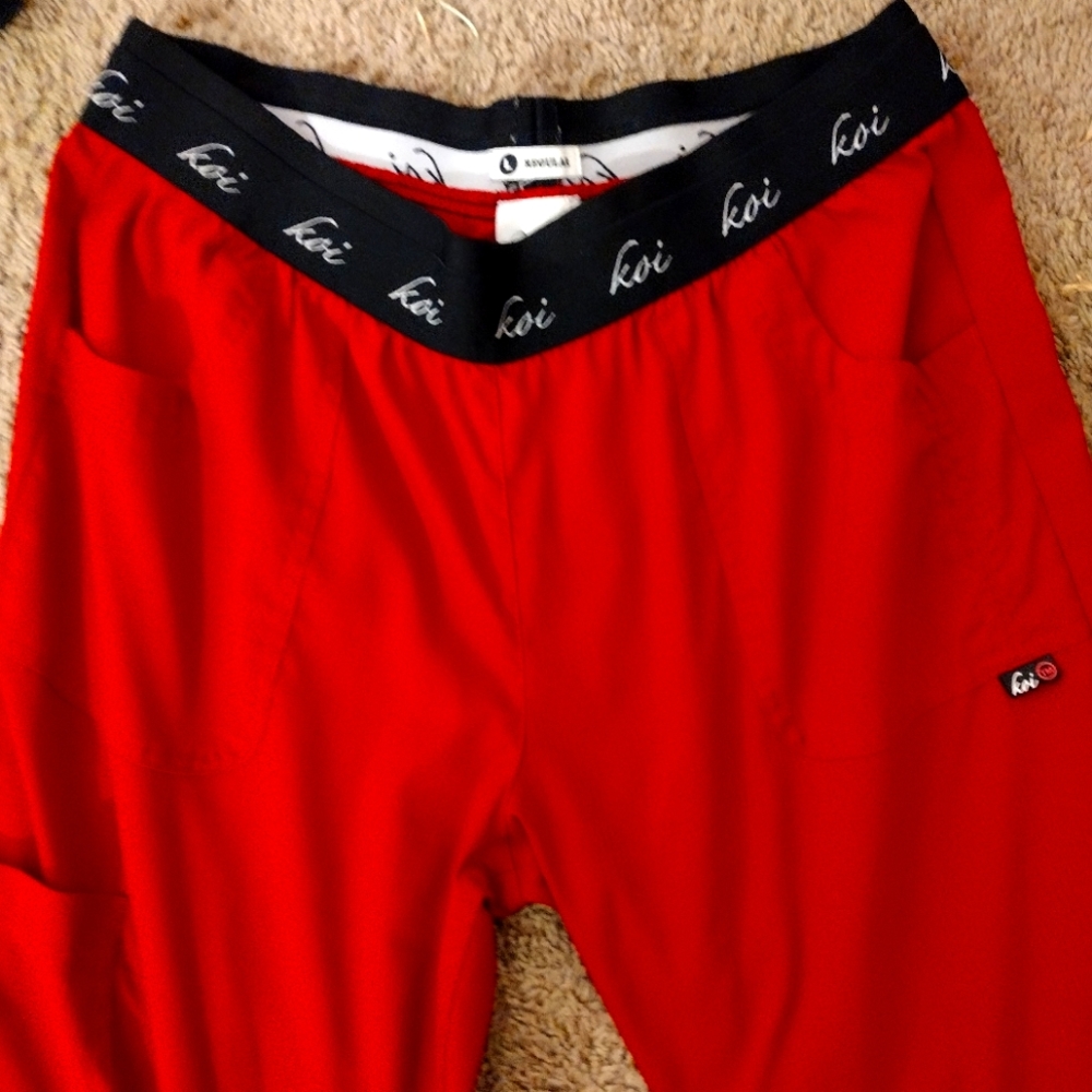 Koi Lite Red Medium Regular scrub pants